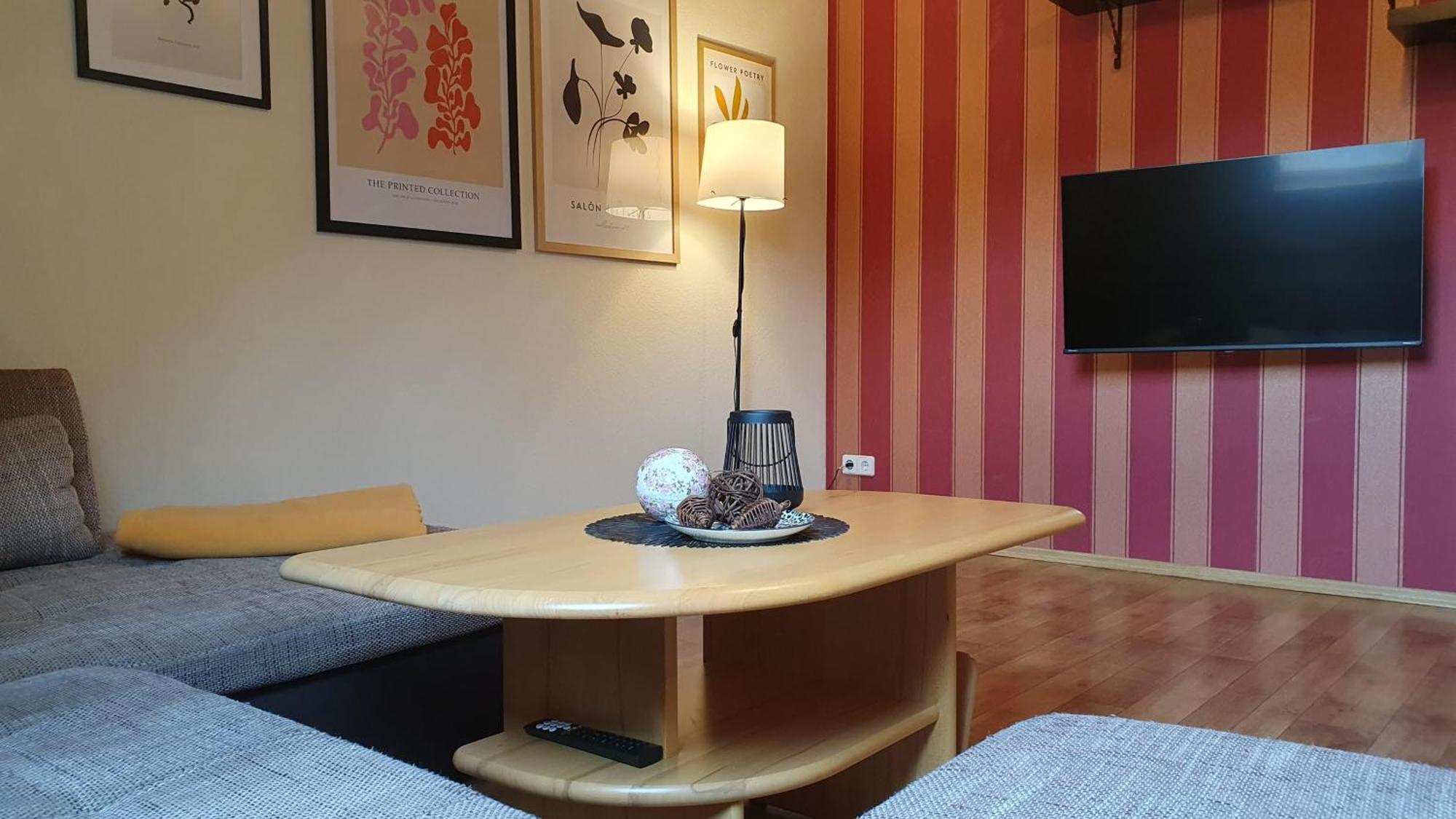 Ferienwohnung Im Gutshof Direkt Gegenueber Dem Schloss, Rhododendronpark Mit Terrasse Und Wlan Kromlau エクステリア 写真