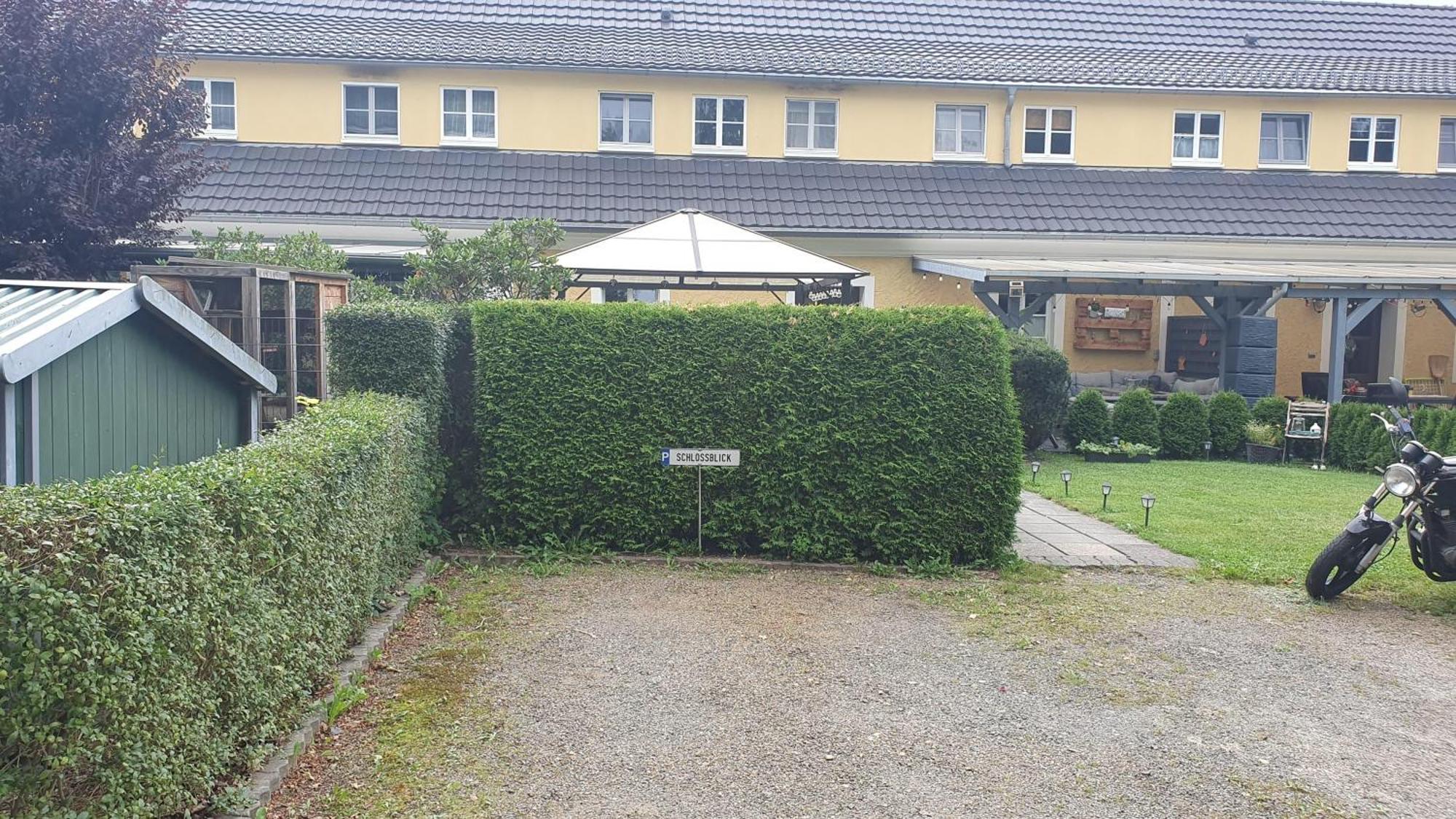 Ferienwohnung Im Gutshof Direkt Gegenueber Dem Schloss, Rhododendronpark Mit Terrasse Und Wlan Kromlau エクステリア 写真