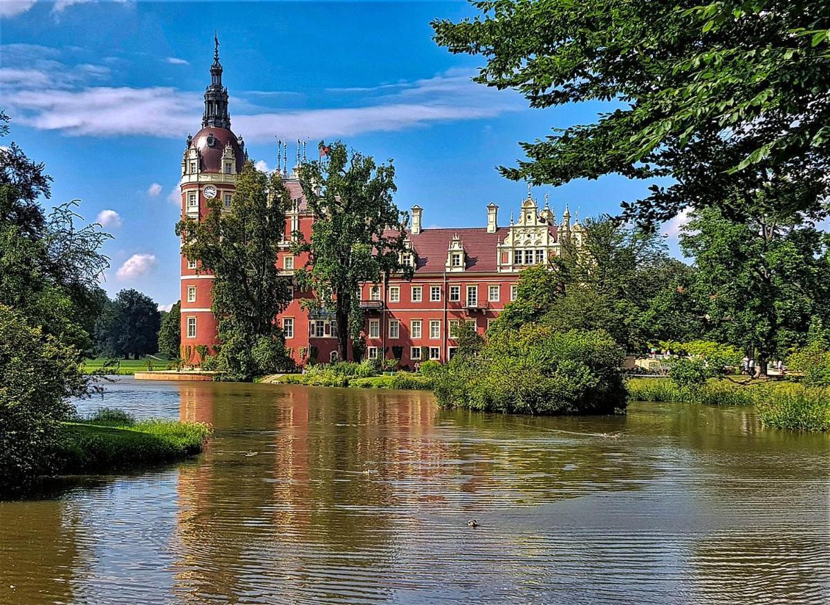 Ferienwohnung Im Gutshof Direkt Gegenueber Dem Schloss, Rhododendronpark Mit Terrasse Und Wlan Kromlau エクステリア 写真