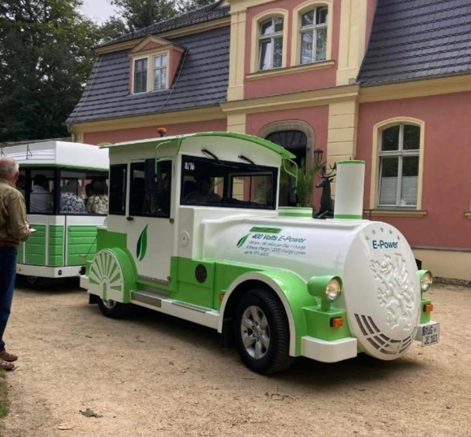 Ferienwohnung Im Gutshof Direkt Gegenueber Dem Schloss, Rhododendronpark Mit Terrasse Und Wlan Kromlau エクステリア 写真