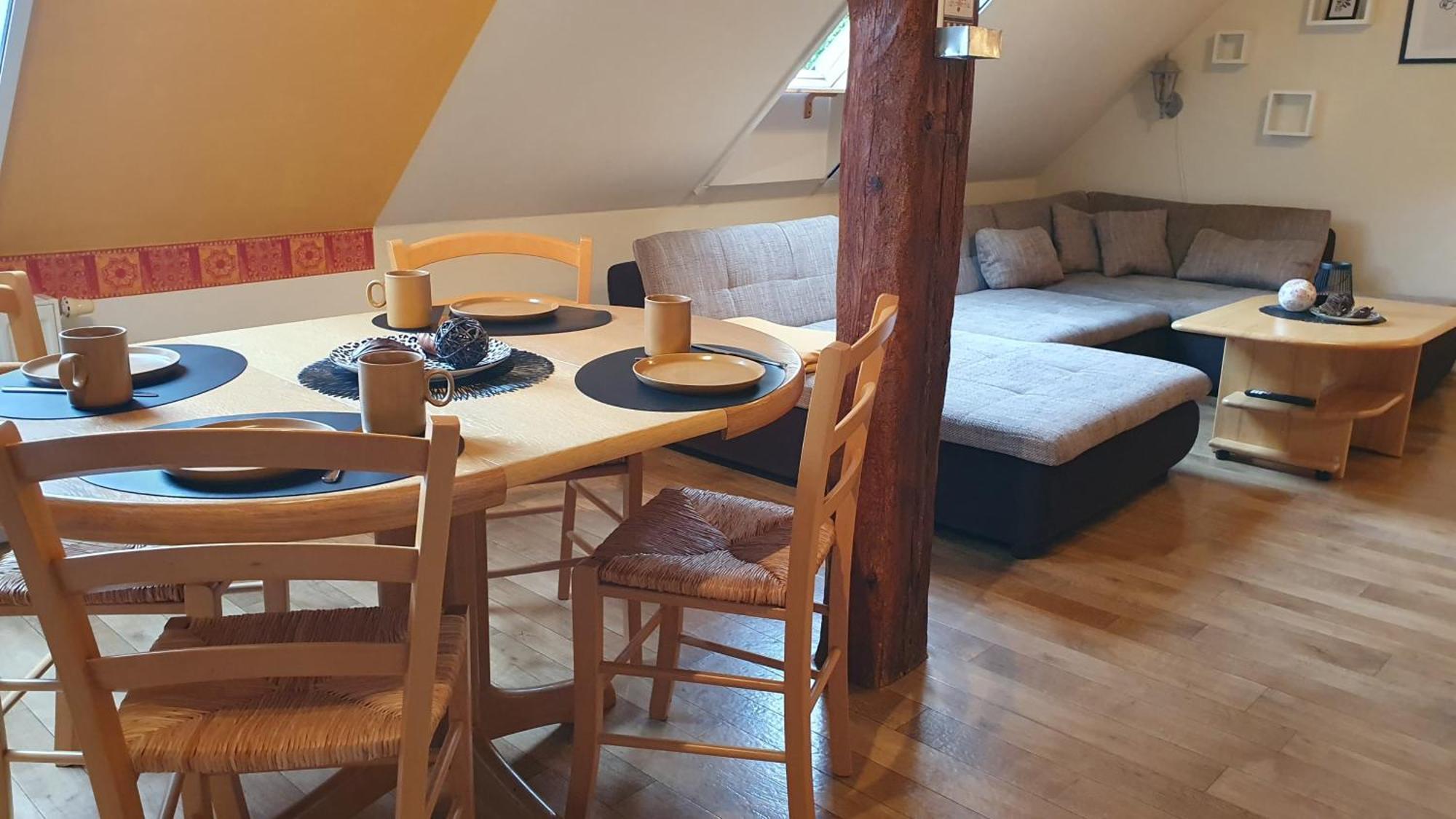 Ferienwohnung Im Gutshof Direkt Gegenueber Dem Schloss, Rhododendronpark Mit Terrasse Und Wlan Kromlau エクステリア 写真